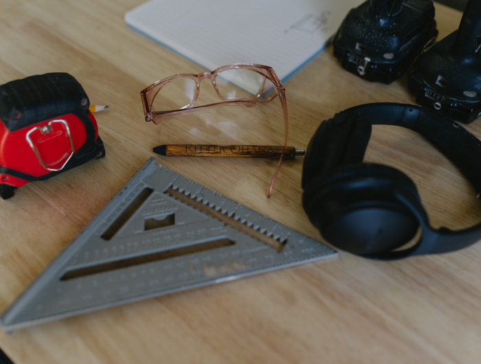 <h1><strong>Military Gift Shop</strong></h1>